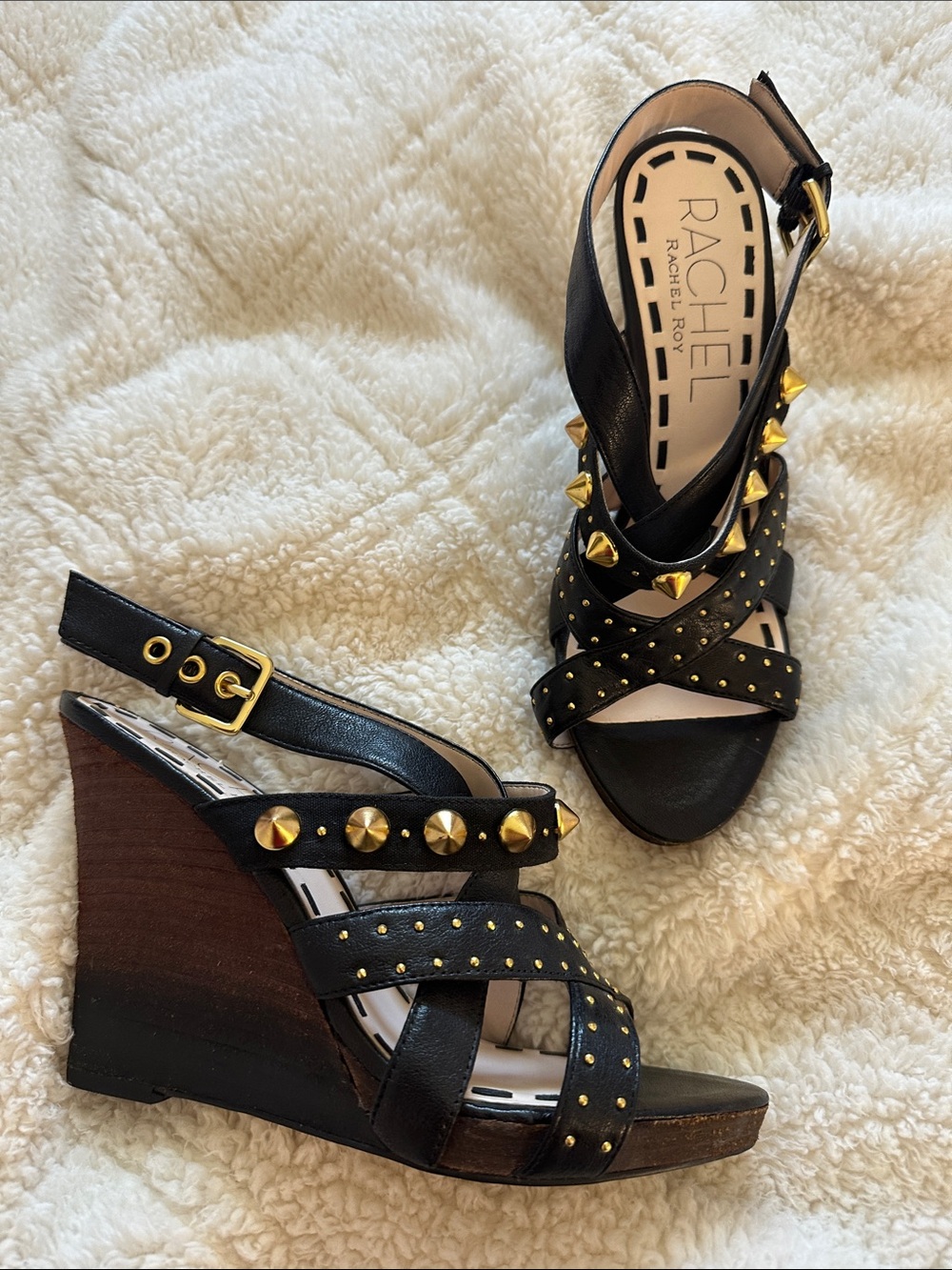 RACHEL ROY Black Wedge Sandals with Gold Stud Detailing Sz8 Feminine Sexy Bold 🔥
